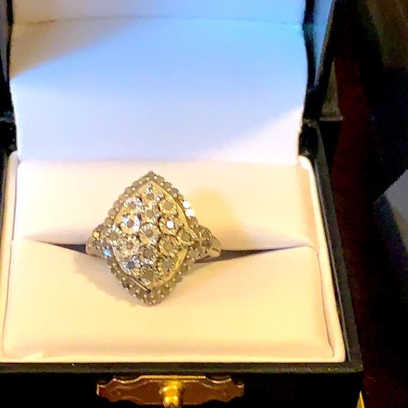 Size 6 .925 SS real diamond ring - Picture 2 of 5